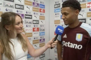 沃特金斯：列队致敬曼城2位功勋是理所应当的，我们想表达1份尊重